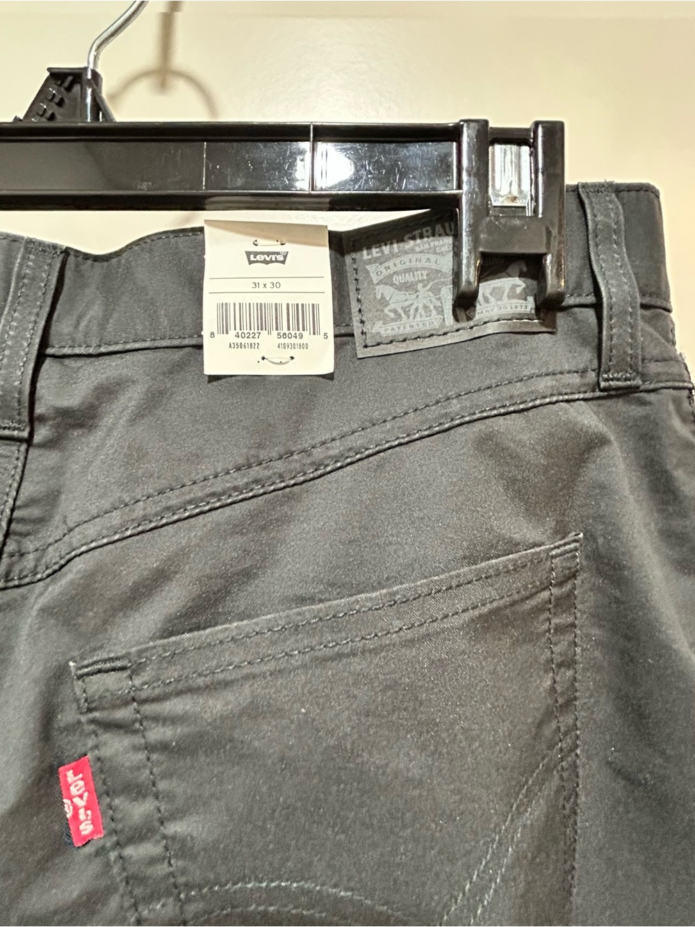 Levi’s NWT Women’s size 31x30 or 12 black high waisted momJeans 5 pockets - Picture 3 of 8
